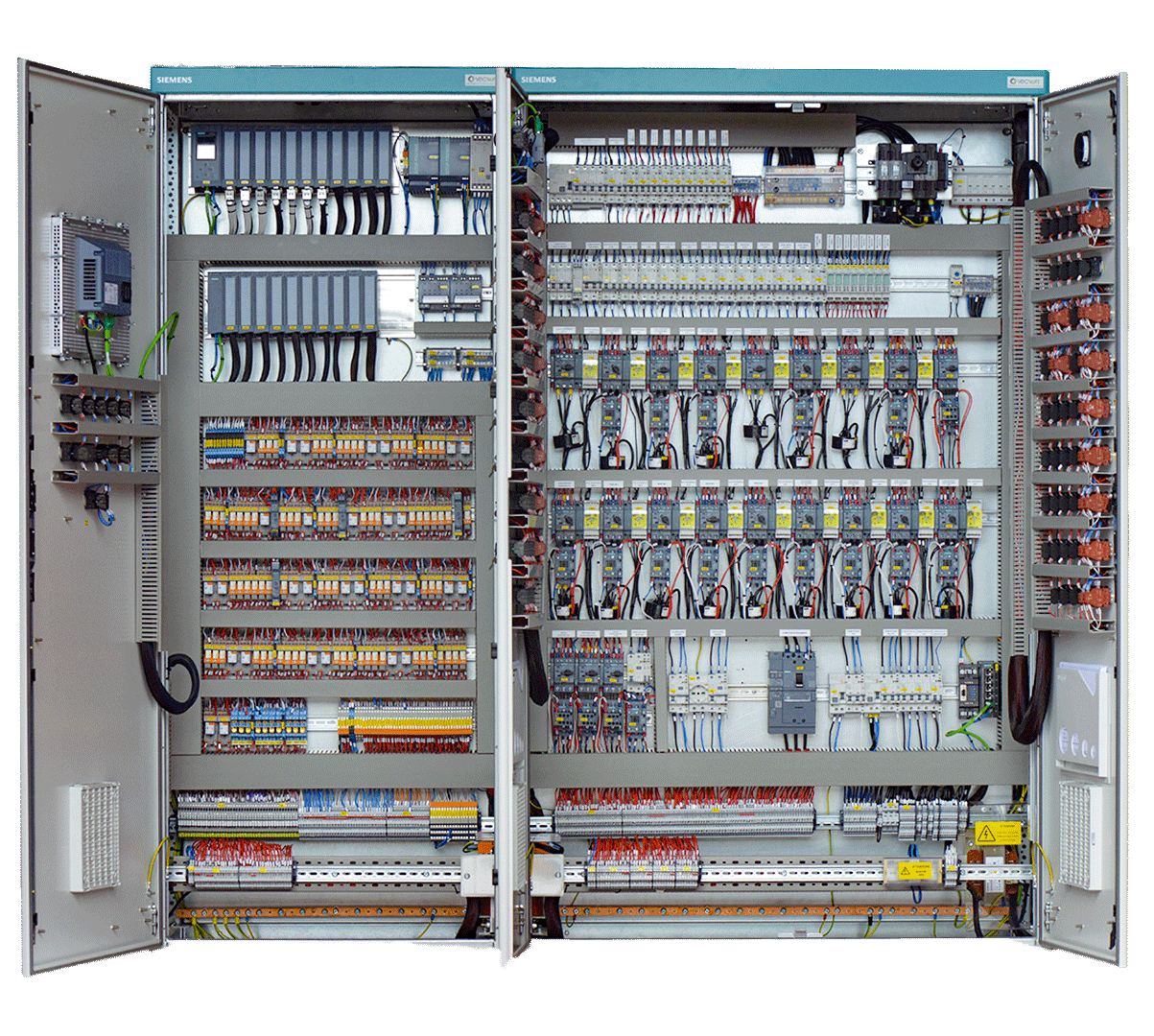 Quadro elettrico di bassa tensione di colore grigio